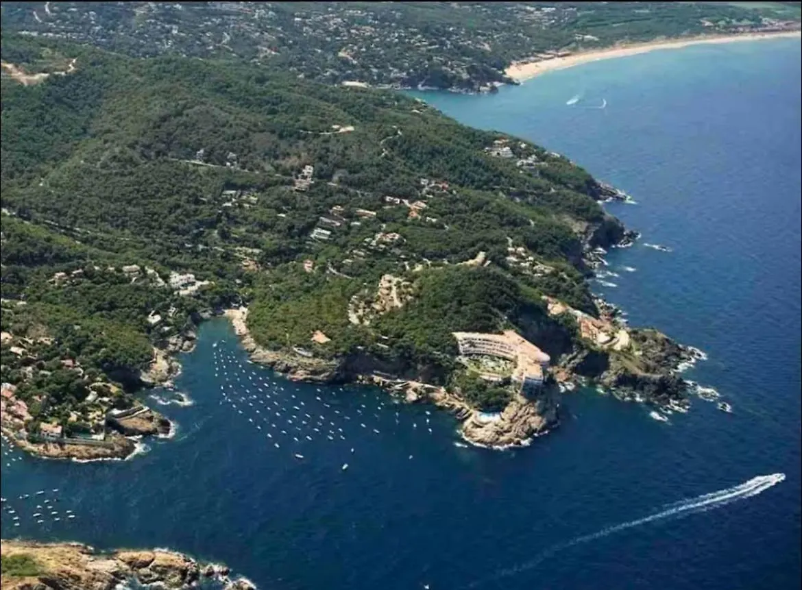 Apartamentos Sobre El Mar, Cap Sa Sal, בגור דירה