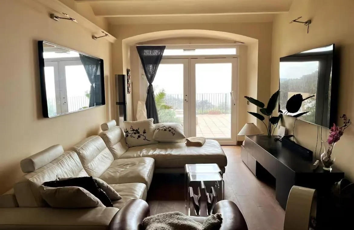 Apartamentos Sobre El Mar, Cap Sa Sal, בגור